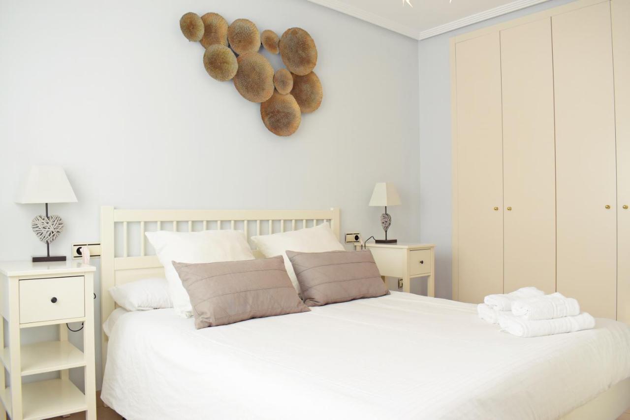Fabuloso Apartamento En Primera Linea De Playa Con Parking Privado Malaga